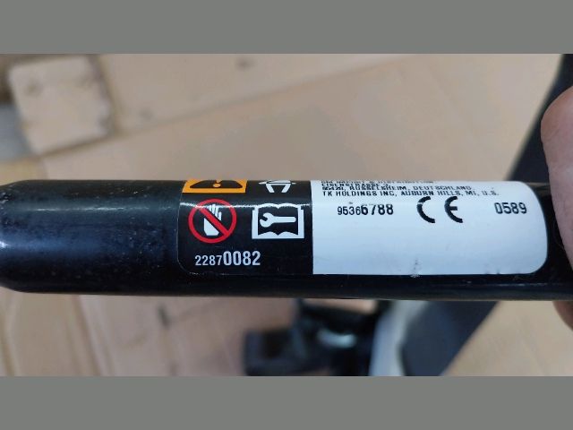 bontott OPEL MOKKA Jobb első Övfeszítő