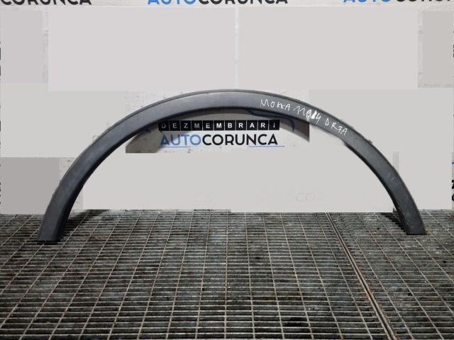 bontott OPEL MOKKA Jobb első Sárvédő Szélesítő