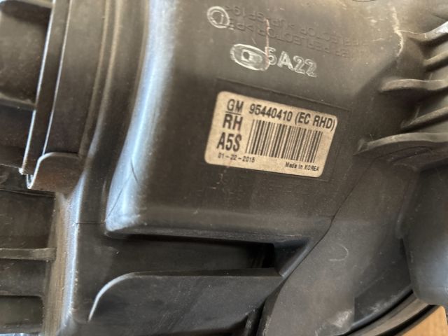 bontott OPEL MOKKA Jobb Fényszóró