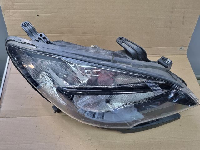 bontott OPEL MOKKA Jobb Fényszóró