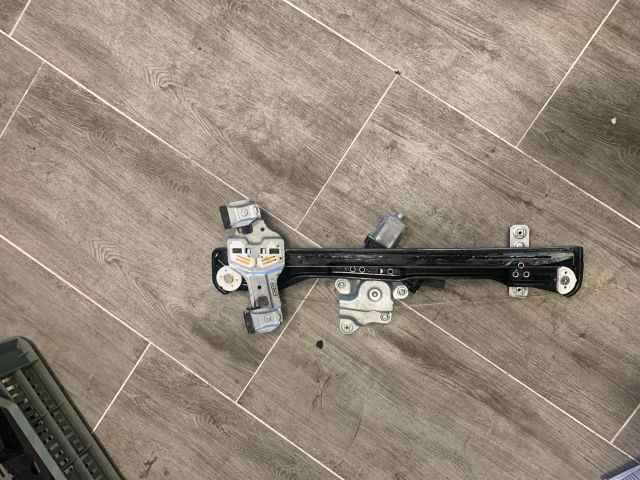 bontott OPEL MOKKA Jobb hátsó Ablakemelő Szerkezet (Elektromos)