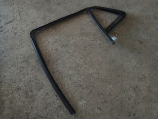 bontott OPEL MOKKA Jobb hátsó Ablakvezető Gumi