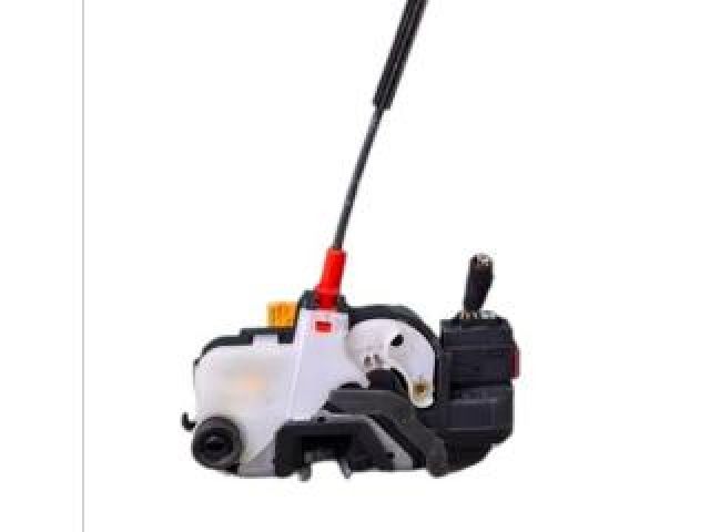 bontott OPEL MOKKA Jobb hátsó Ajtózár