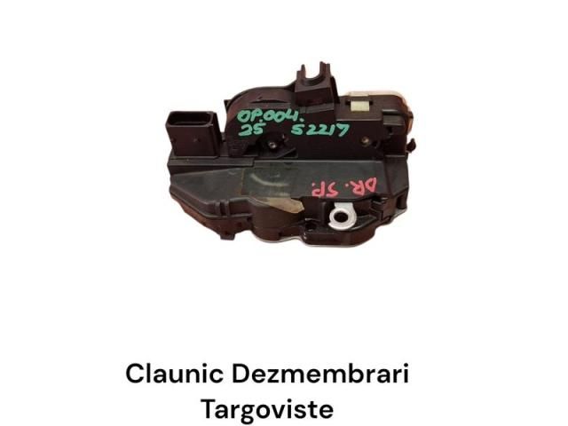 bontott OPEL MOKKA Jobb hátsó Ajtózár