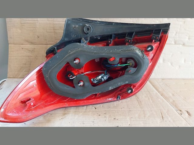 bontott OPEL MOKKA Jobb Hátsó Lámpa