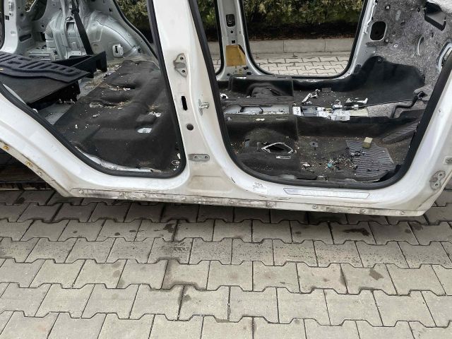 bontott OPEL MOKKA Jobb Küszöb