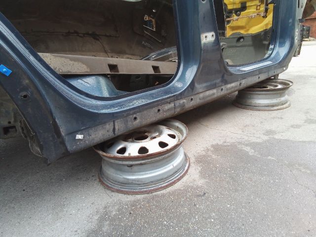 bontott OPEL MOKKA Jobb Küszöb