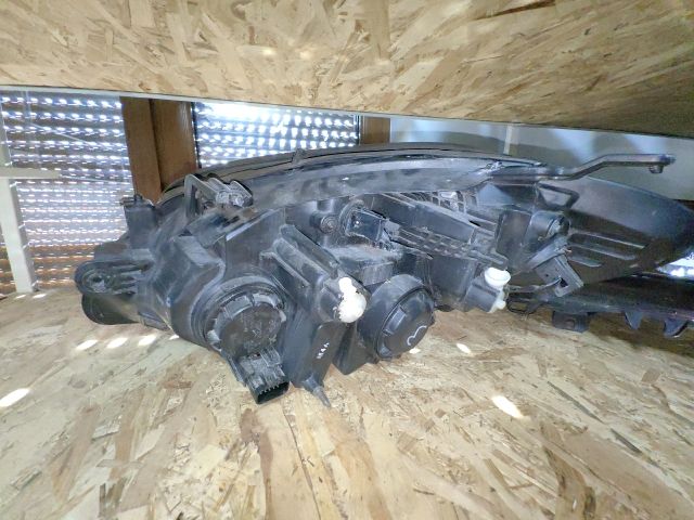 bontott OPEL MOKKA Jobb Ledes Fényszóró