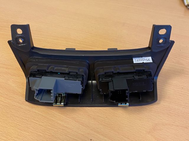 bontott OPEL MOKKA Kapcsoló (Magában)