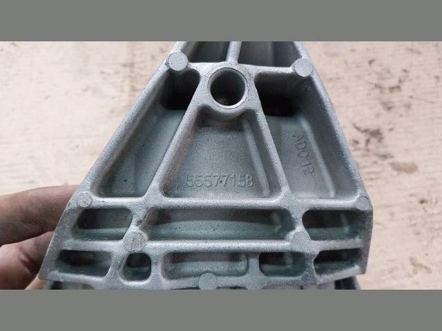 bontott OPEL MOKKA Klíma Tartó Bak