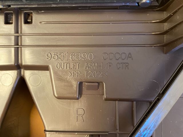 bontott OPEL MOKKA Középső Szellőző