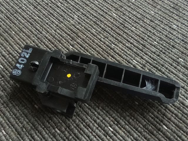 bontott OPEL MOKKA Motorháztető Nyitó Kar / Gomb