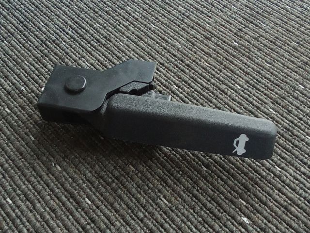 bontott OPEL MOKKA Motorháztető Nyitó Kar / Gomb