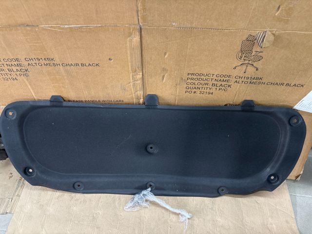 bontott OPEL MOKKA Motorháztető Szigetelés