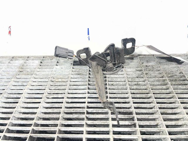 bontott OPEL MOKKA Motorháztető Zárszerkezet