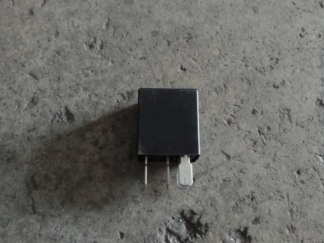 bontott OPEL MOKKA Relé