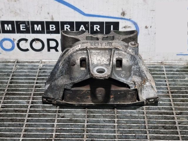 bontott OPEL MOKKA Tartó Bak