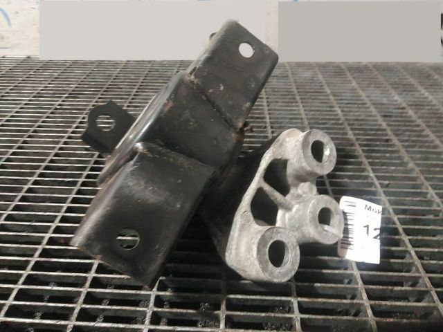 bontott OPEL MOKKA Tartó Bak