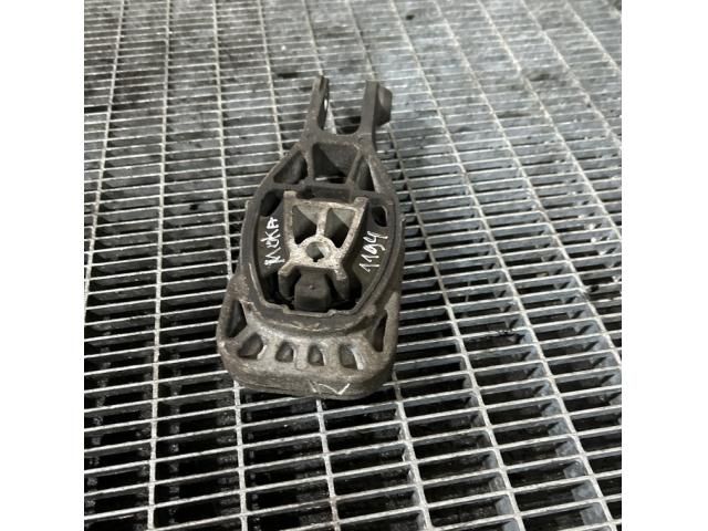 bontott OPEL MOKKA Tartó Bak