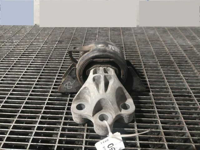 bontott OPEL MOKKA Tartó Bak