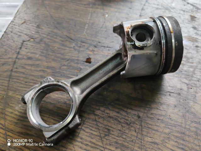 bontott OPEL MOVANO Dugattyú és Hajtókar