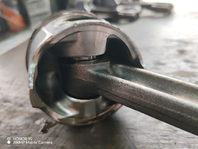 bontott OPEL MOVANO Dugattyú és Hajtókar