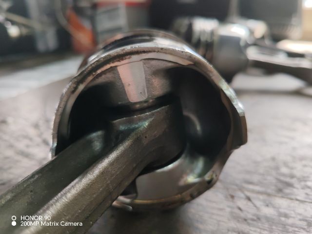 bontott OPEL MOVANO Dugattyú és Hajtókar