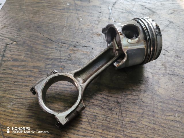 bontott OPEL MOVANO Dugattyú és Hajtókar