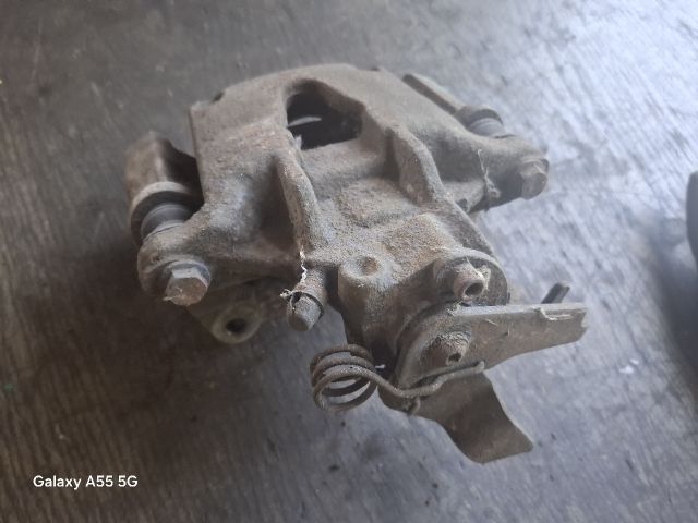 bontott OPEL MOVANO Jobb hátsó Féknyereg Munkahengerrel