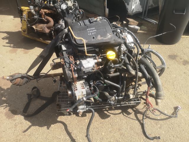 bontott OPEL MOVANO Motor (Fűzött blokk hengerfejjel)