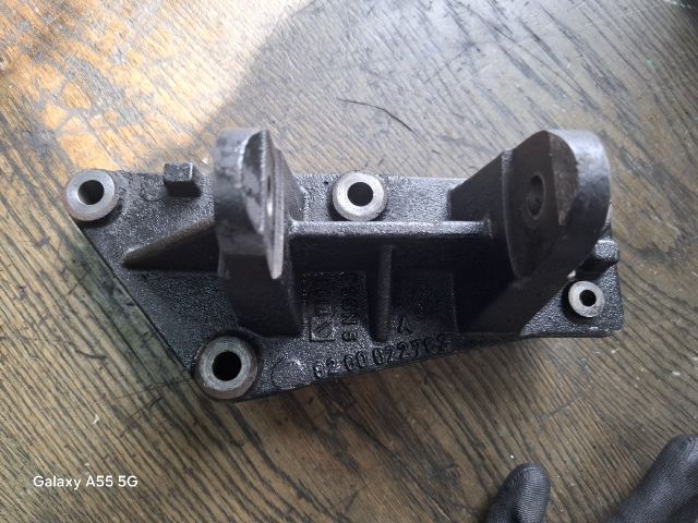 bontott OPEL MOVANO Motor Tartó Bak (Fém)