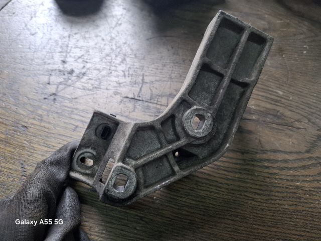 bontott OPEL MOVANO Motor Tartó Bak (Fém)