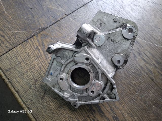 bontott OPEL MOVANO Nagynyomású Szivattyú Bak