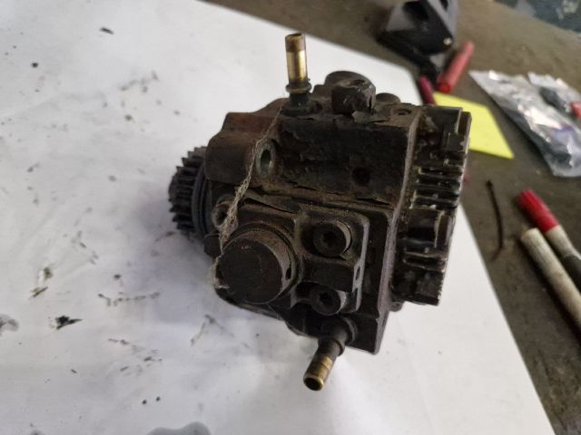 bontott OPEL MOVANO Nagynyomású Szivattyú