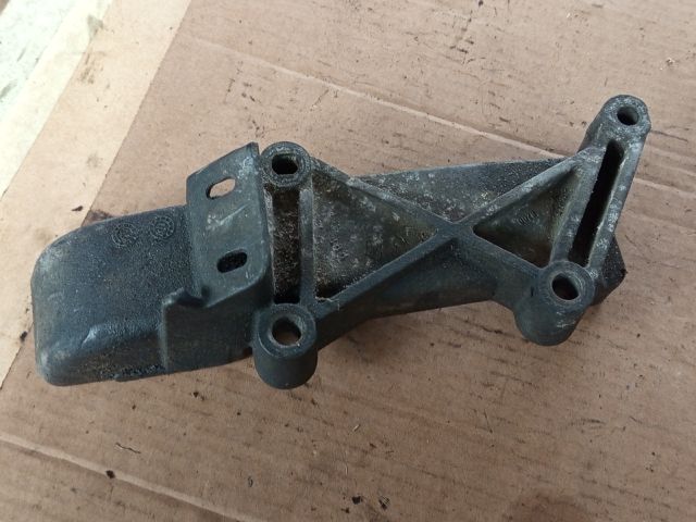 bontott OPEL MOVANO Motor Tartó Bak (Fém)