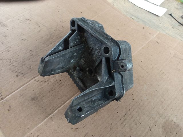 bontott OPEL MOVANO Motor Tartó Bak (Fém)