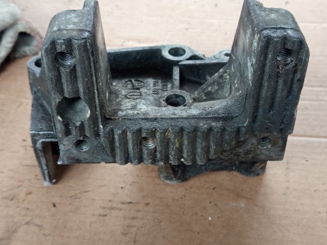 bontott OPEL MOVANO Motor Tartó Bak (Fém)