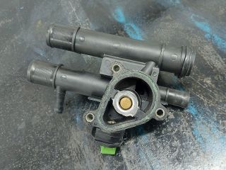 bontott OPEL MOVANO Termosztátház