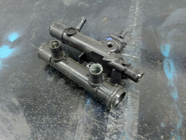 bontott OPEL MOVANO Termosztátház