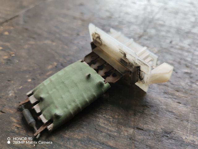 bontott OPEL MOVANO Előtét Ellenállás Fűtőmotor