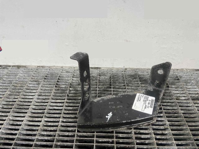 bontott OPEL MOVANO Első Lökhárító Tartó Felső