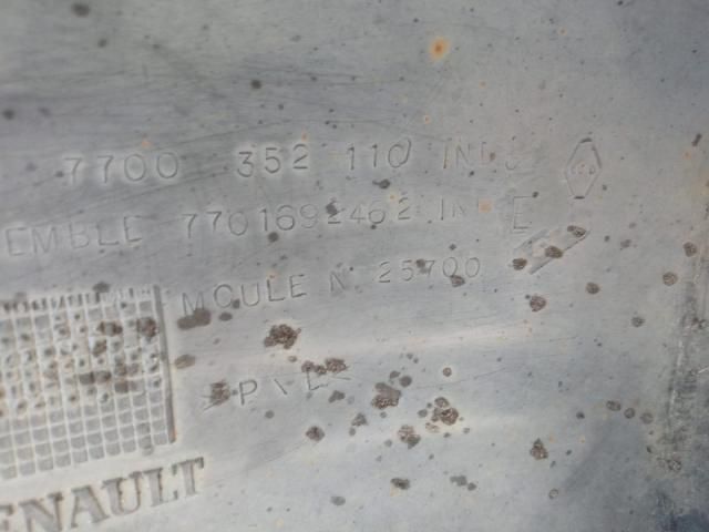 bontott OPEL MOVANO Első Lökhárító (Üresen)