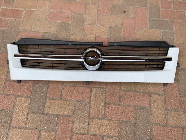 bontott OPEL MOVANO Hűtőrács