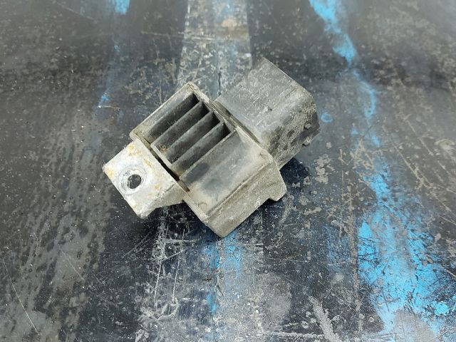 bontott OPEL MOVANO Izzító Relé