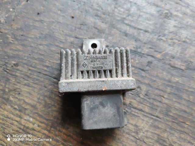 bontott OPEL MOVANO Izzító Relé