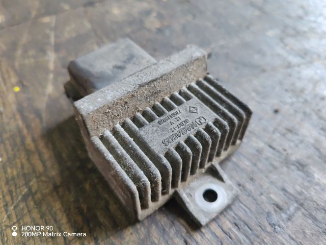 bontott OPEL MOVANO Izzító Relé