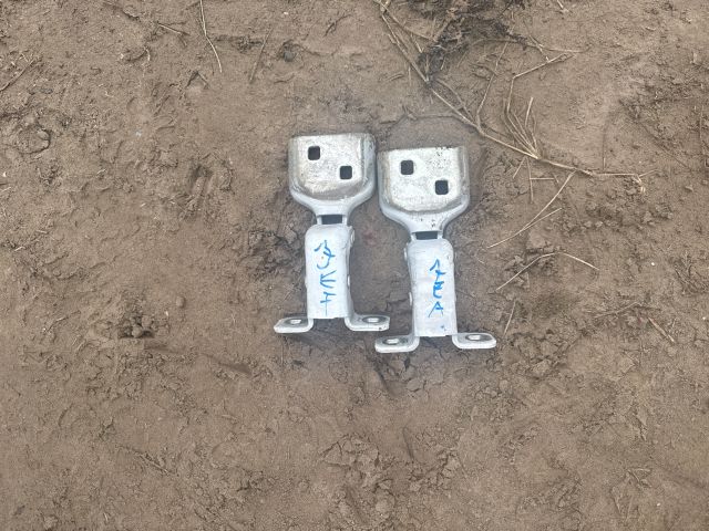 bontott OPEL MOVANO Jobb első Alsó Zsanér