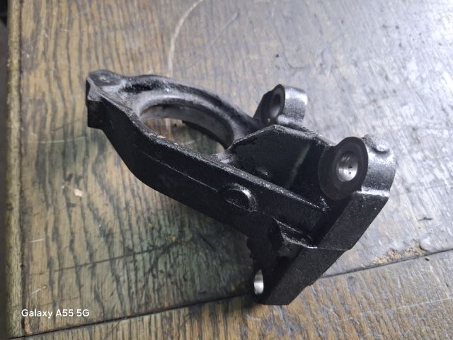 bontott OPEL MOVANO Jobb első Féltengely Tartó