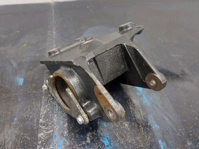 bontott OPEL MOVANO Jobb első Féltengely Tartó