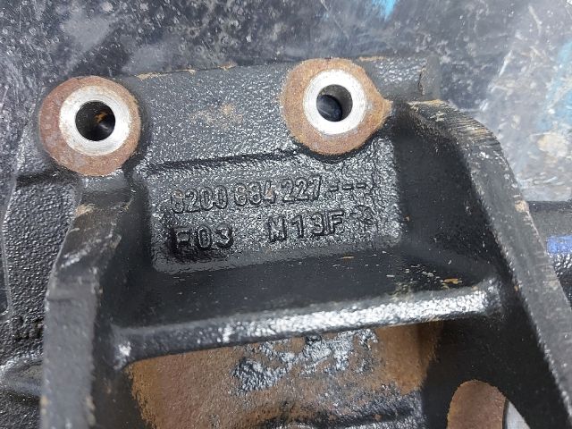 bontott OPEL MOVANO Jobb első Féltengely Tartó